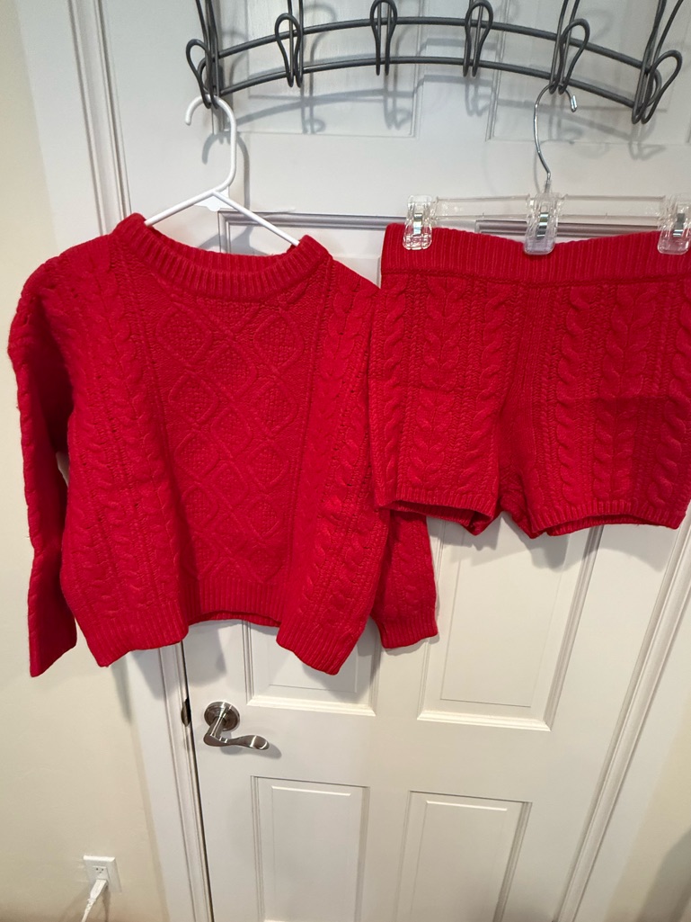 Daily Drills Red Cable-Knit Sweater & Shorts Set Medium/Large